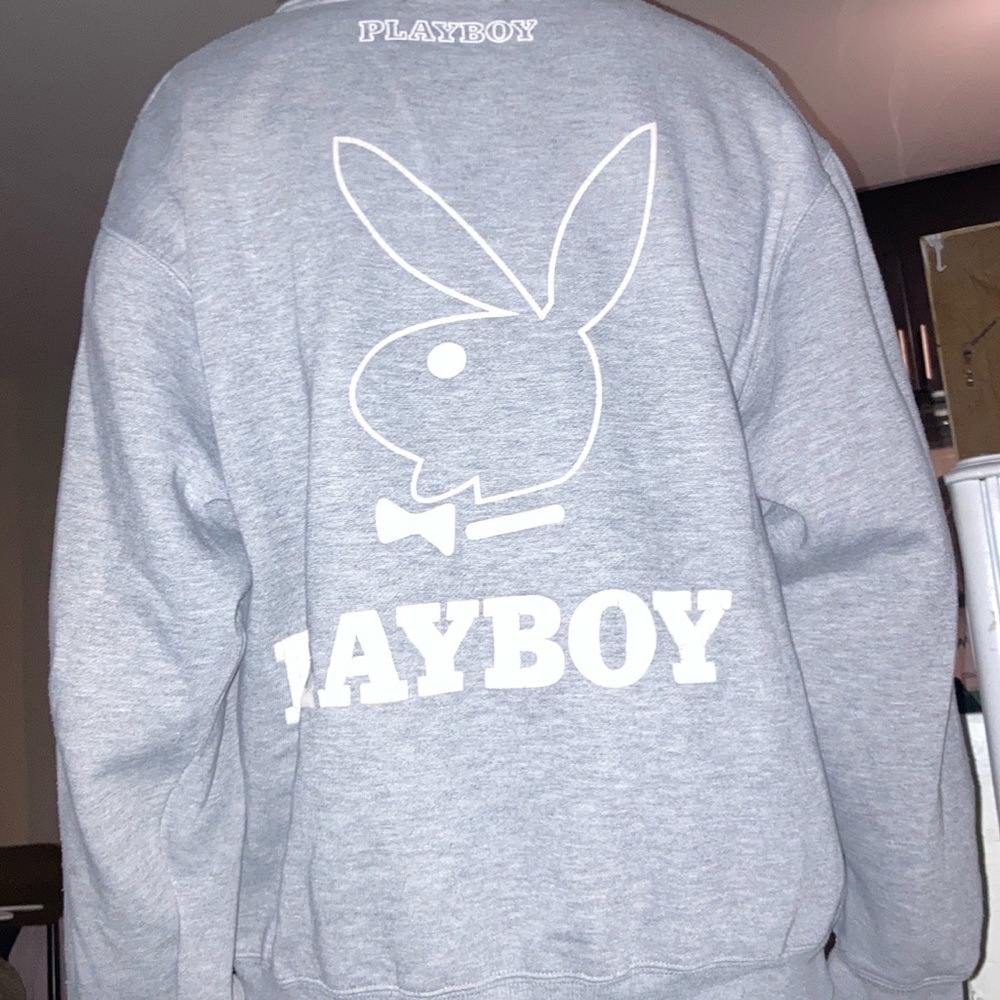 Size large more like medium